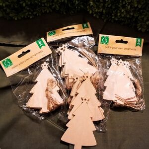 NWT 59Pc Christmas 🎄 Craft Bundle | Wood Ornaments | Tin Container | Wood Signs